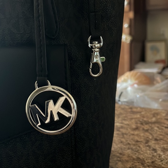 Michael Kors jet set tote black and dark grey nwot - Picture 3 of 4